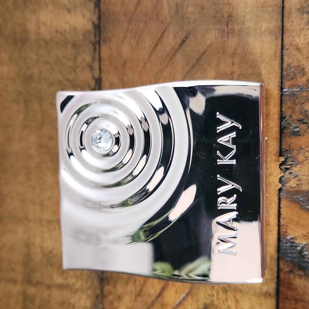 Mary Kay Compact Mini - Picture 3 of 4